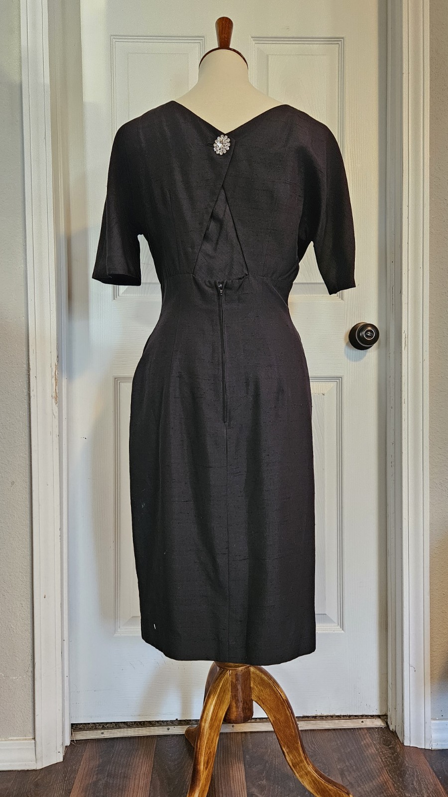 Vintage 80s Does 50s Classic Black Wiggle Pencil Dress Size 6/8 LBD