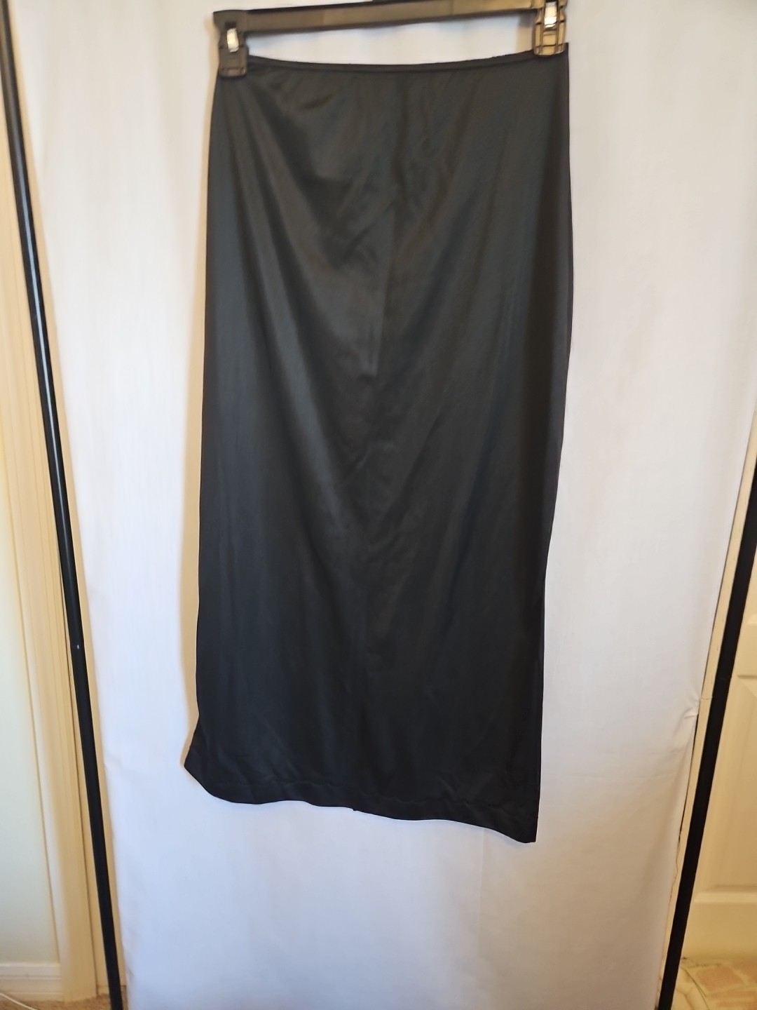 Vintage Maxi Half Slip Size Medium 36.5&Prime; long black nylon slit classic