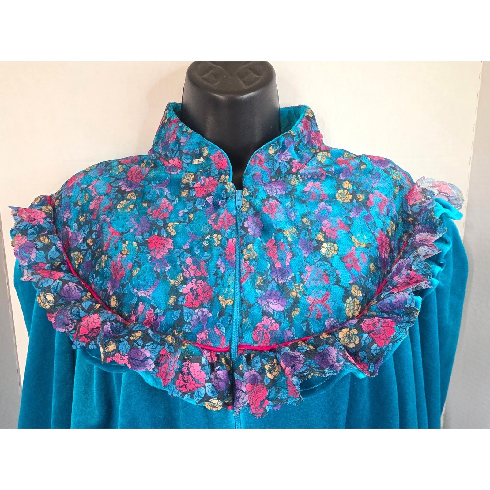 Vintage Lara Dee New York Teal Velour Floral Lace Ruffle Robe Nightgown Medium