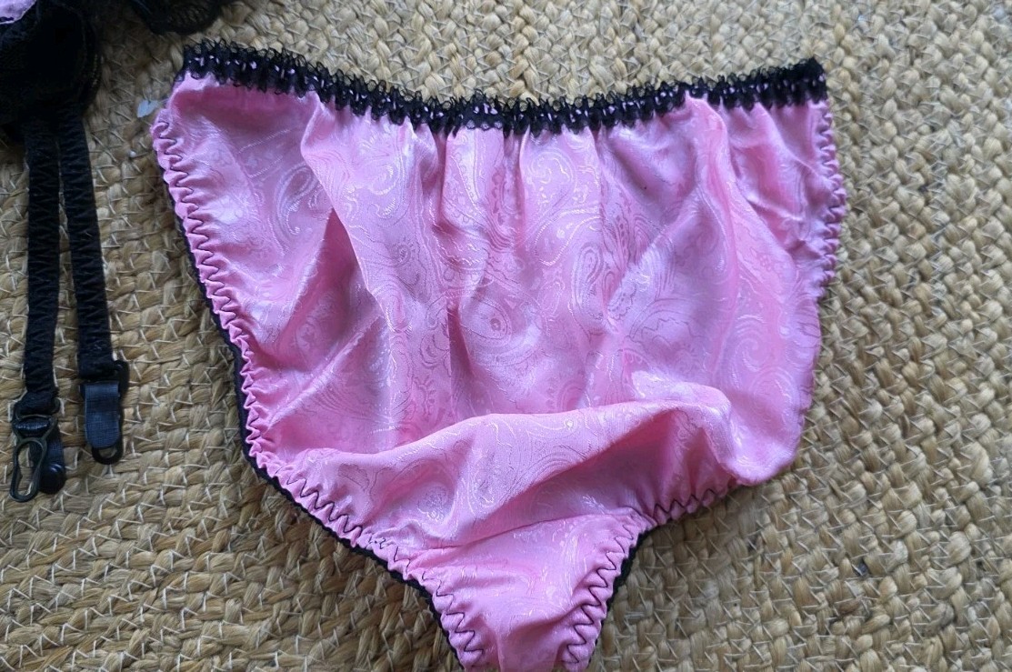 VTG 80s Bubblegum Pink Black Lace Satin Ruffle Strapless Fairy Garter Set Large