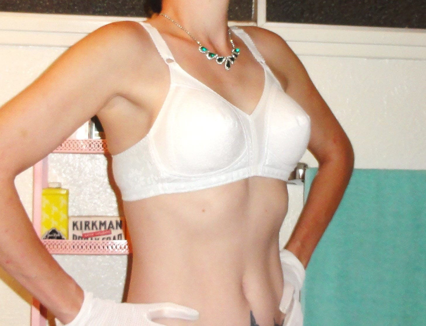 Vintage White Playtex Bullet Bra 46 B floral pinup retro rockabilly pointy bra