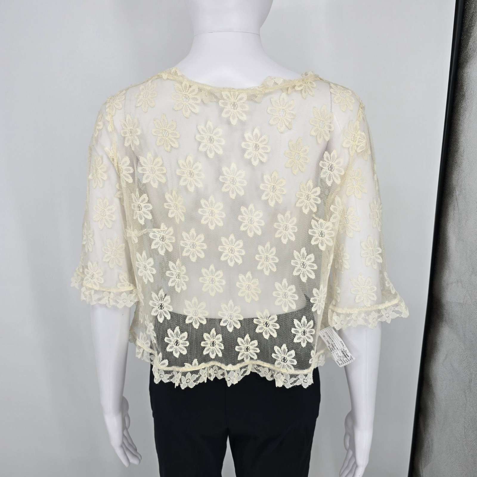 Vintage 1990s Unbranded Mesh Lace Daisy Embroidered Open Front Coverup (L) *Fair