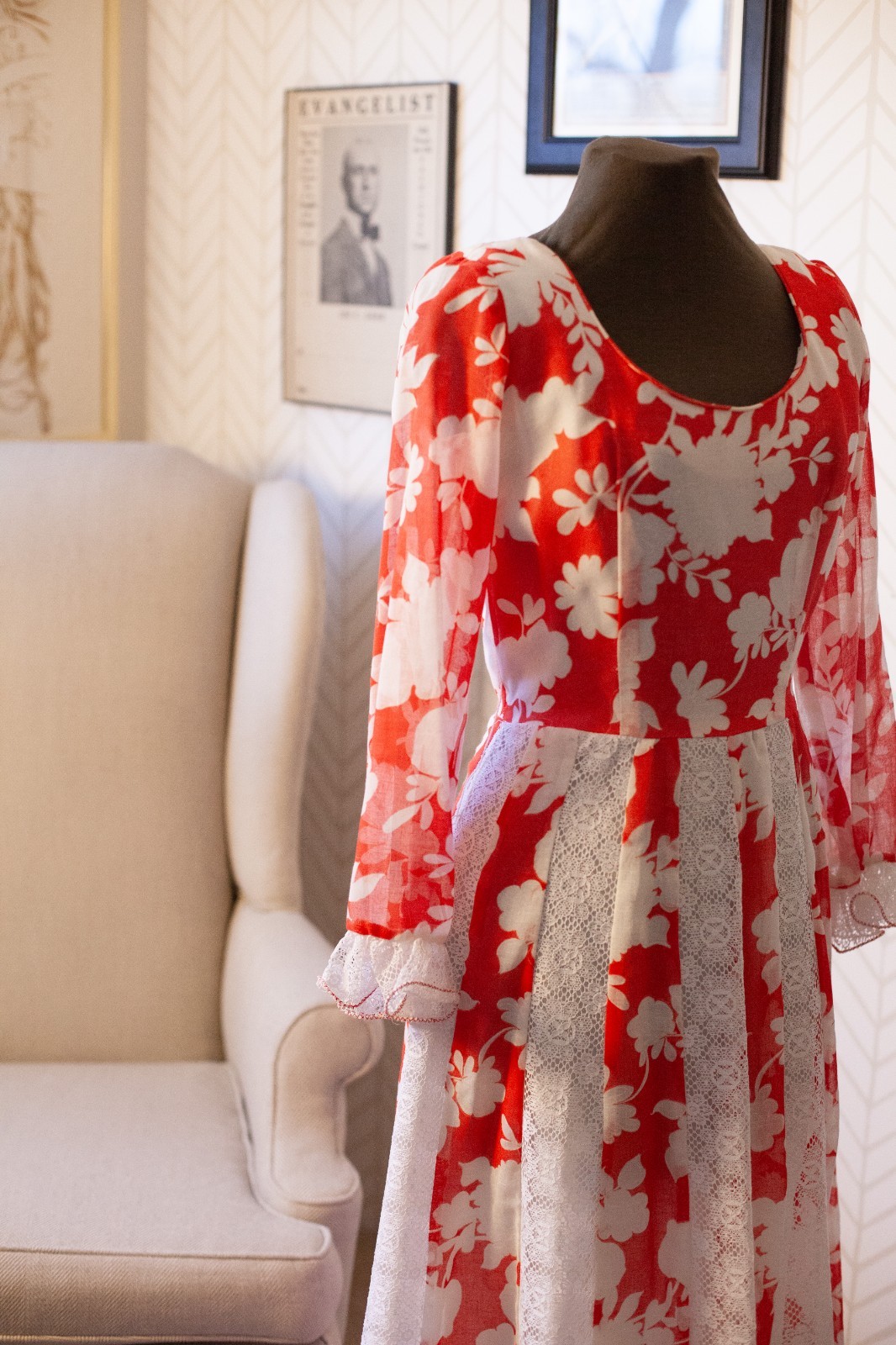 Vintage 70s Unique Full Length Red White Cotton Polyester Lace Dress