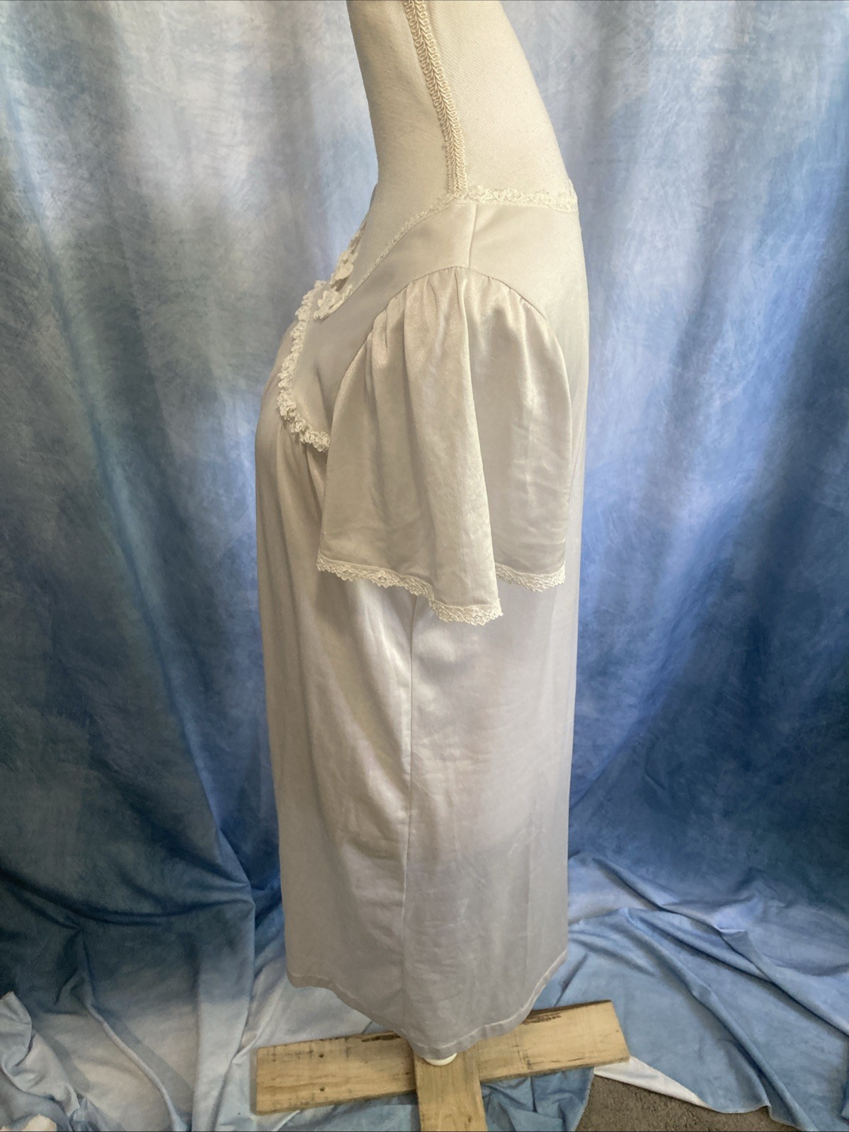Vtg 90s Simply Basic White Ivory Nylon Nightgown XS/S Lace Trim Single Stitch