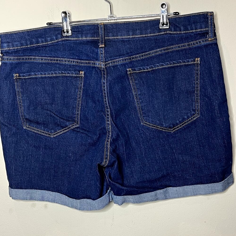 Old Navy Dark Wash Zip Fly Folded Cuff Fitted Stretch Jean Shorts Size 14