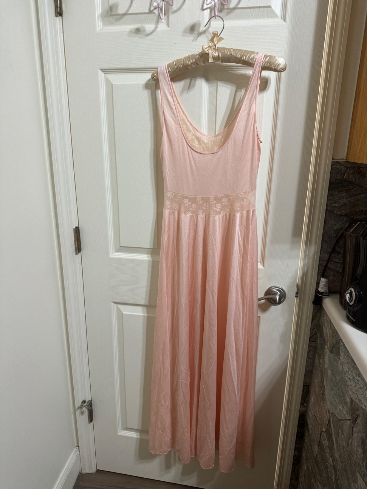 Vintage Lord and Taylor gorgeous peach nightgown and robe set size medium