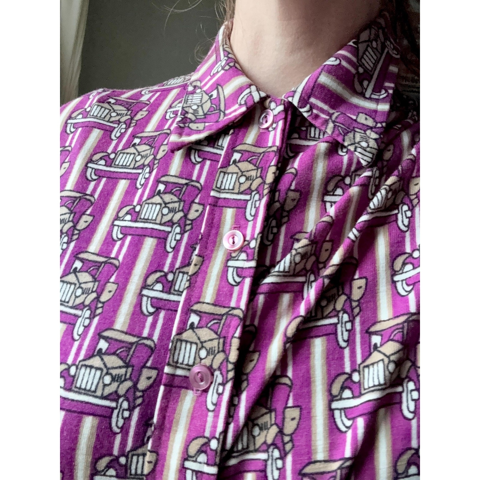 Vintage 70s Novelty Print Button Up Shirt | Antique Car | Magenta | M