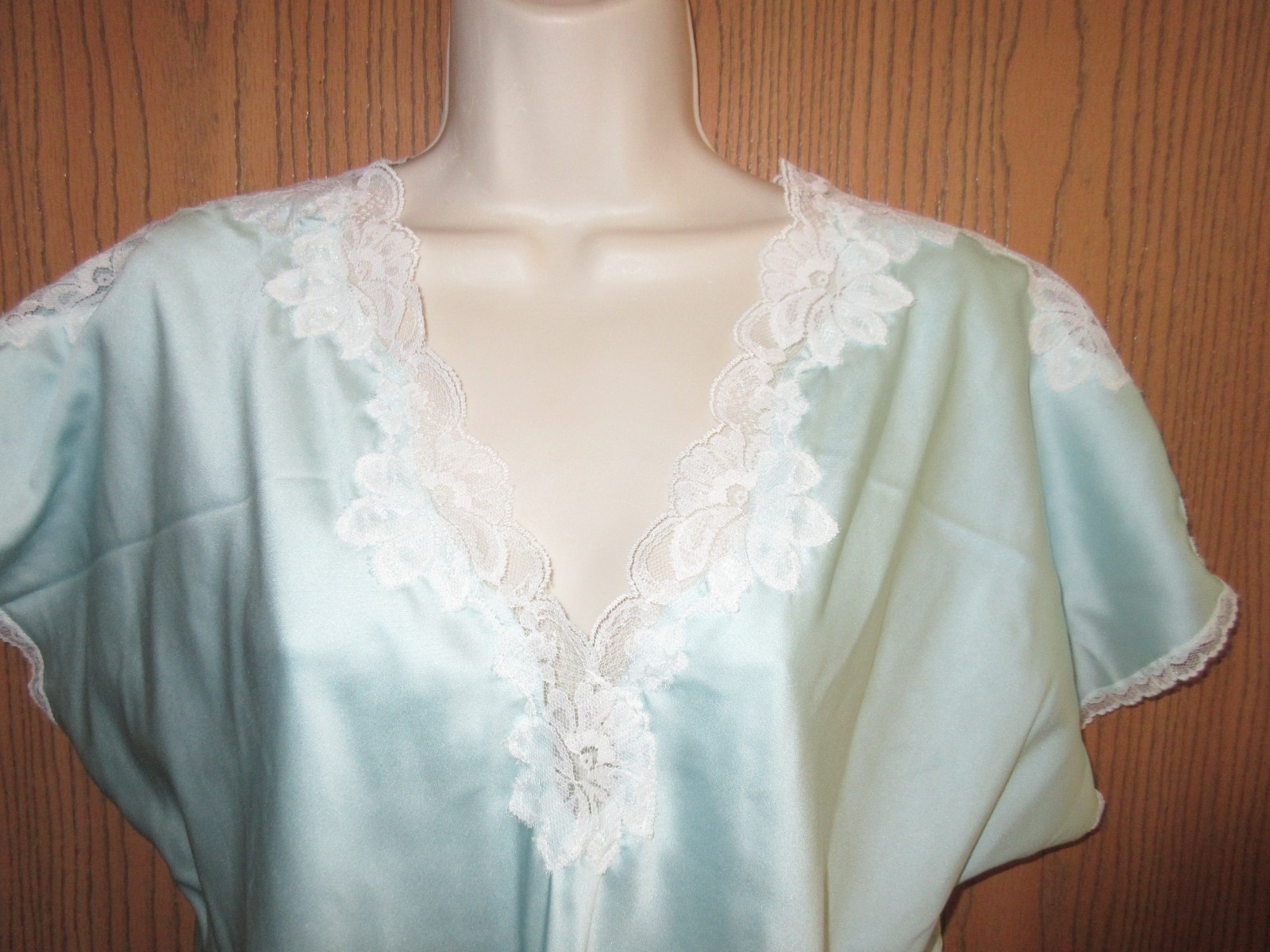 80s MISS ELAINE GLOSSY poly SATIN IVORY LACE BIAS AQUA sleep shirt nightgown S