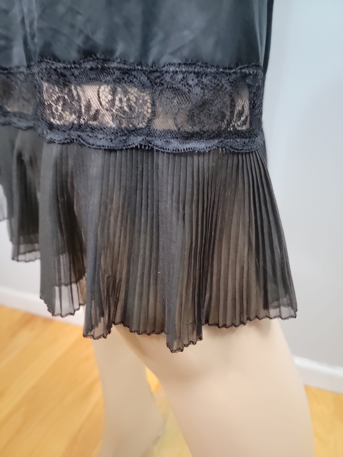 Vintage Charmode Tricot Nylon Black Pleated Lace/Pleat Detail Full Slip Size 34