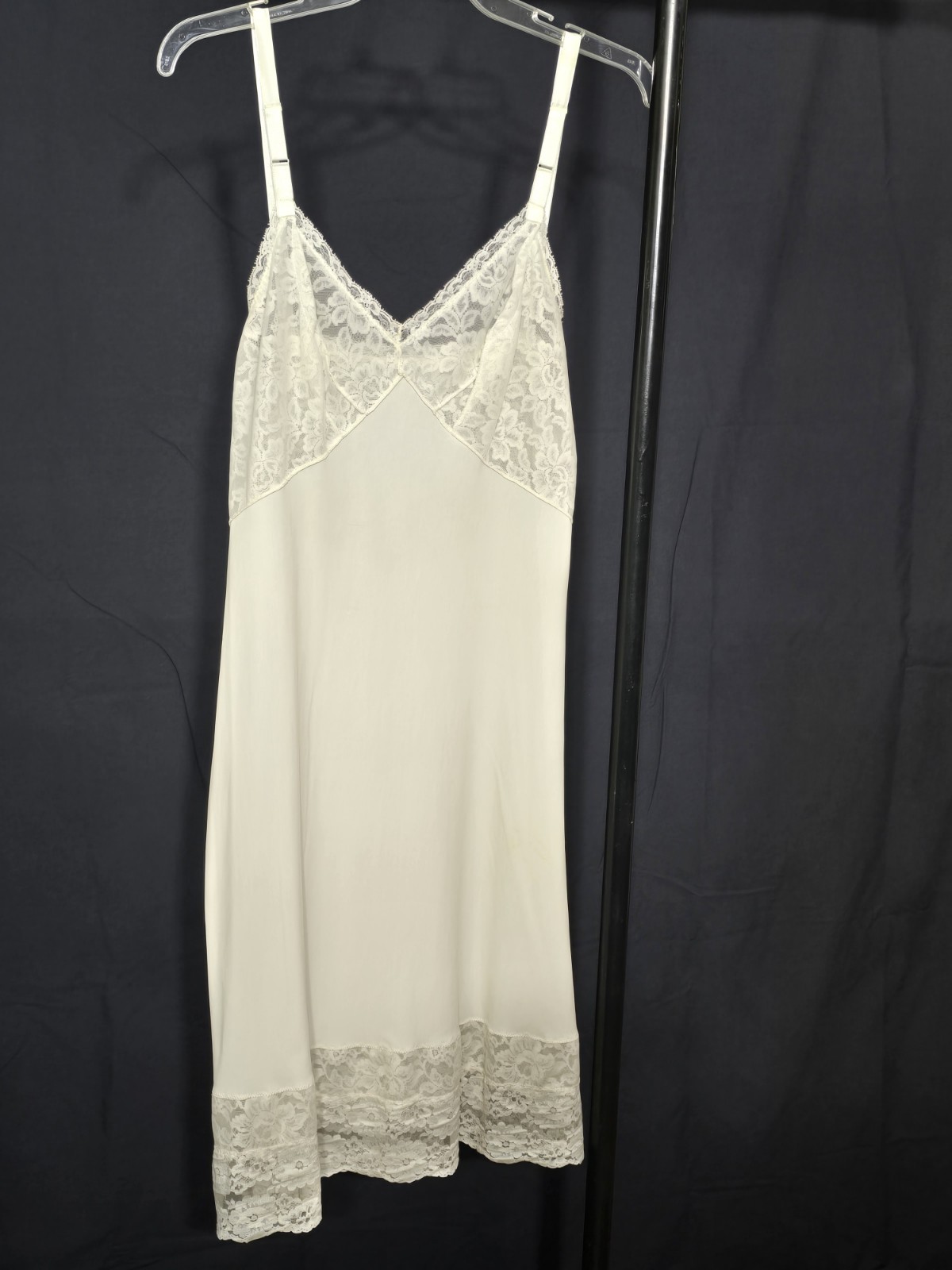 Vintage Ivory Slip Dress / Nightgown Nylon and Lace – Formfit Rogers – Size 38