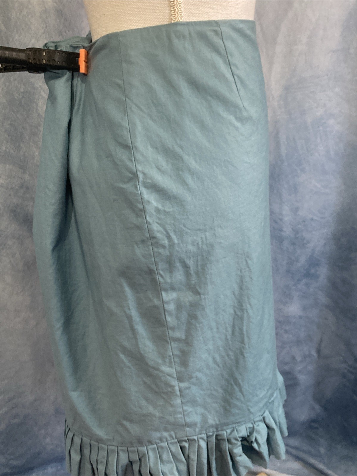 Vintage 1990s ALFANI Skirt Size 6 Light Blue Cotton Silk Blend Lined Ruffle Hem