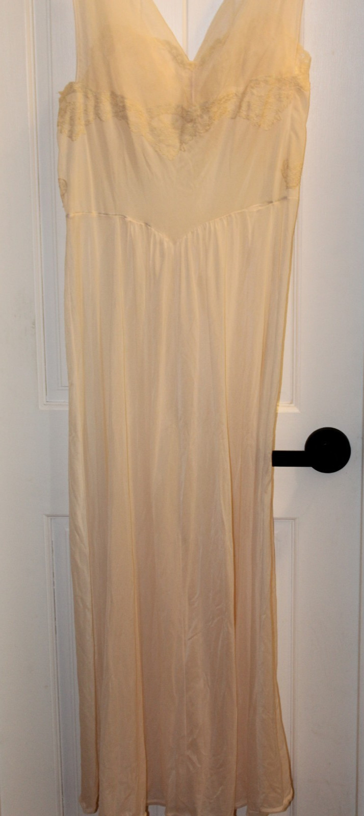 Vintage Vanity Fair Sheer Chiffon Negligee Peach Ecru Lace Sz 38 Long Nightgown