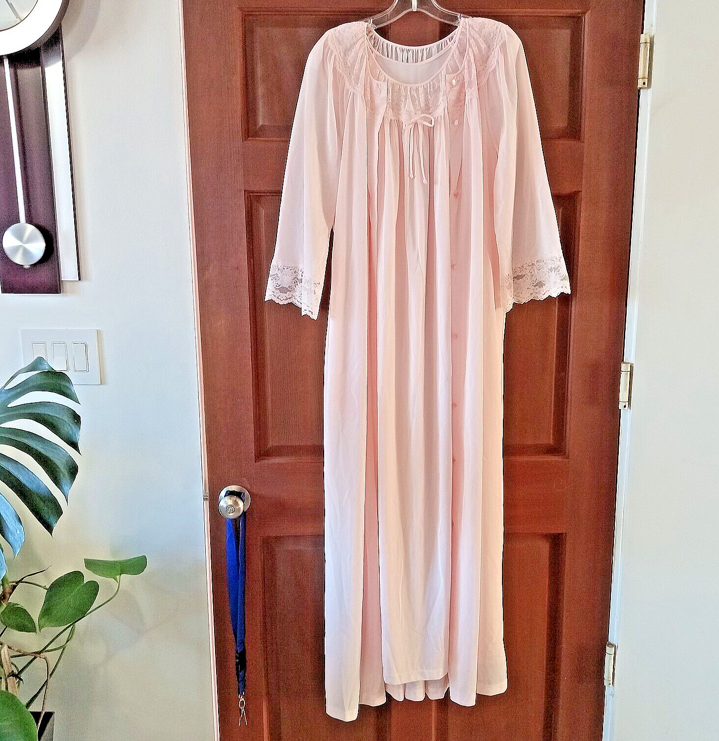 Gilead Pink Eyelash Lace Peignoir Gown Robe Long Set MEDIUM Nylon NWOT