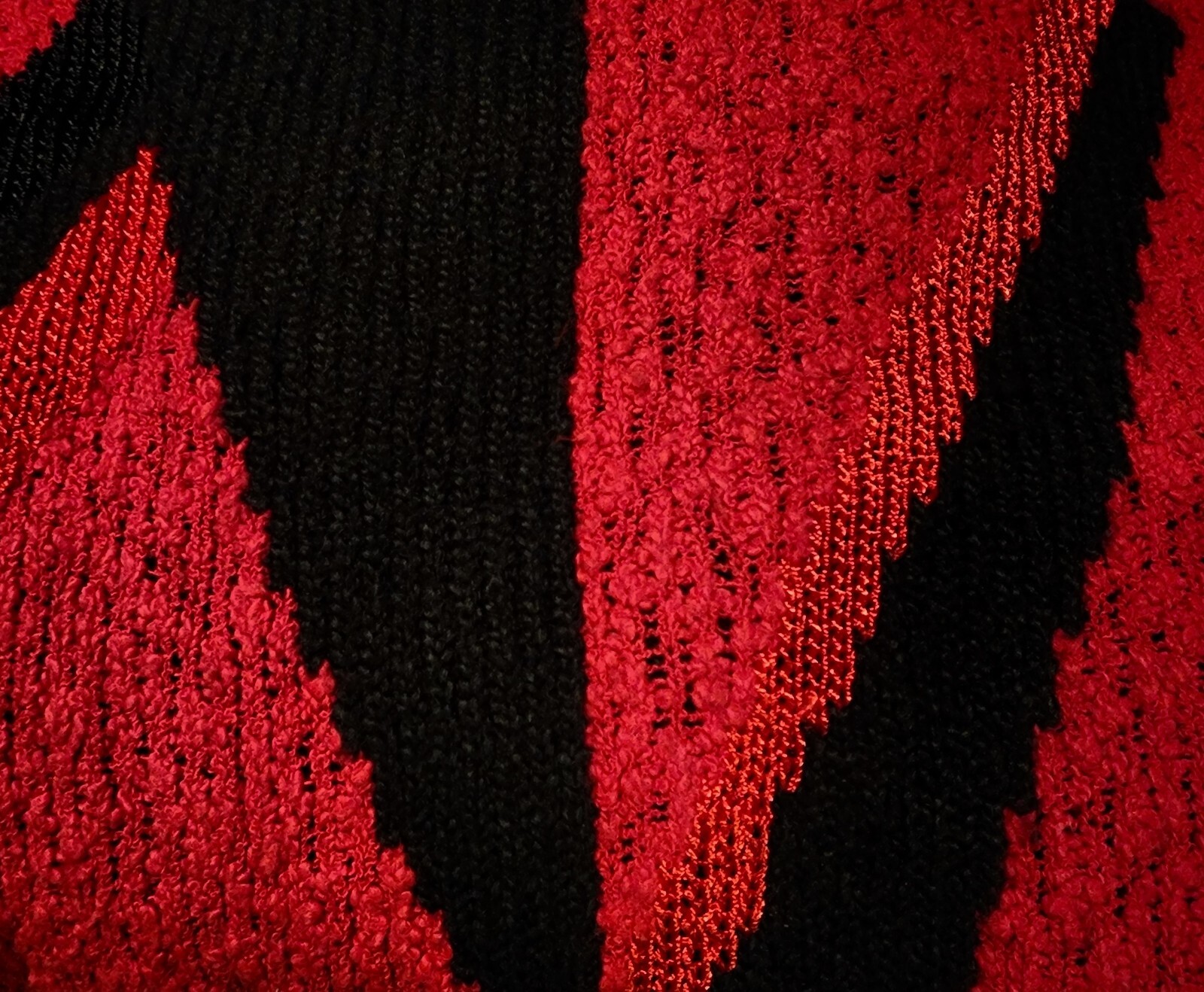 Vintage Beldoch Popper Red & Black Art Deco Soft Cozy 80&rsquo;s Sweater Size Medium
