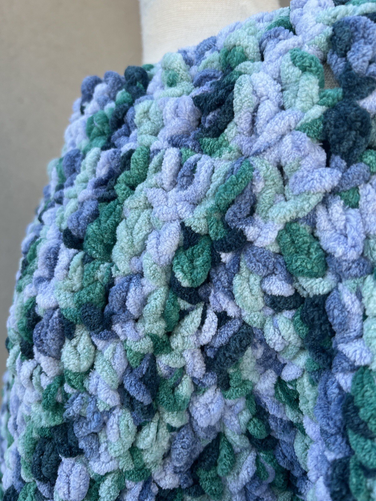 Vtg Boho Chunky Sweater hand knit pullover blue green large