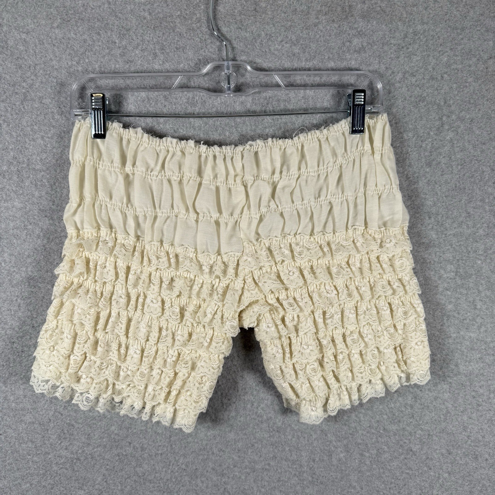 Vintage bloomers lace & Ruffle Stretch 28 waist very stretchy