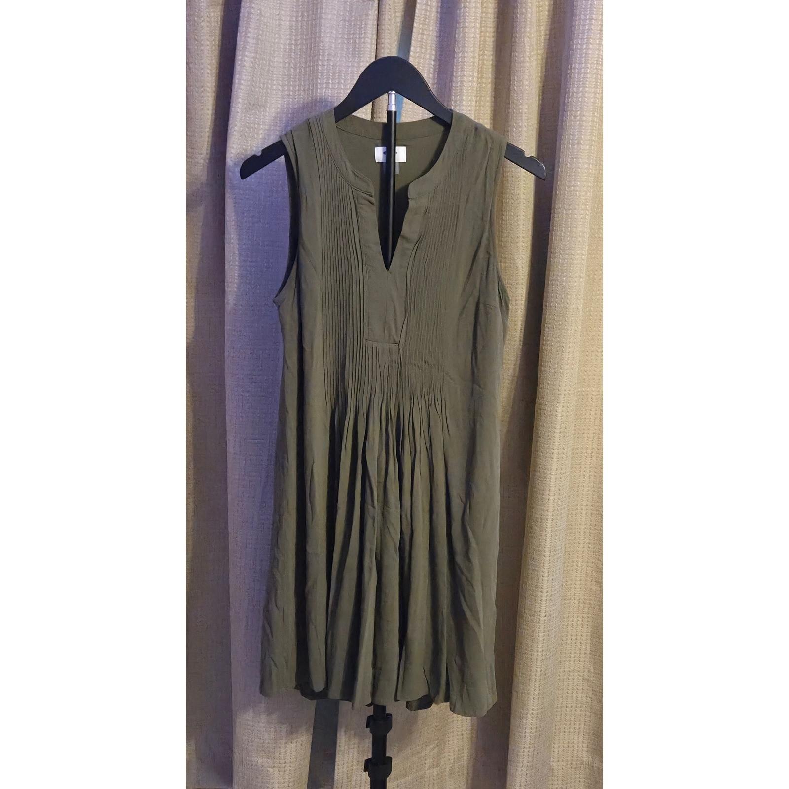 Old Navy Pintuck Pleating Sleeveless V-Neck Swing Dress Women&rsquo;s Size Small