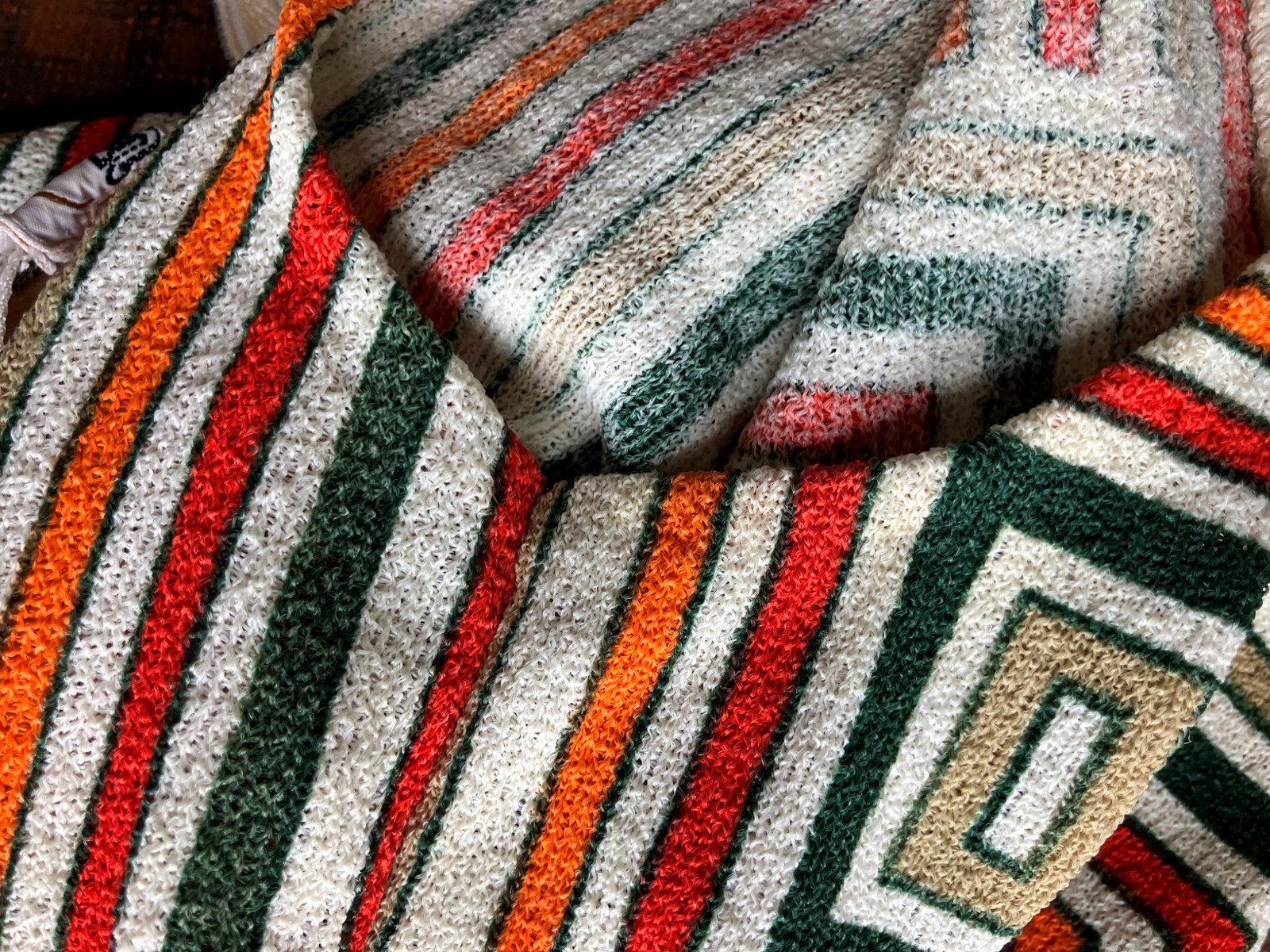 VTG 60s DEVON SCREEN PRINT GEOMETRIC ECRU RED GREEN ORANGE COLLARED SLEEVELESS