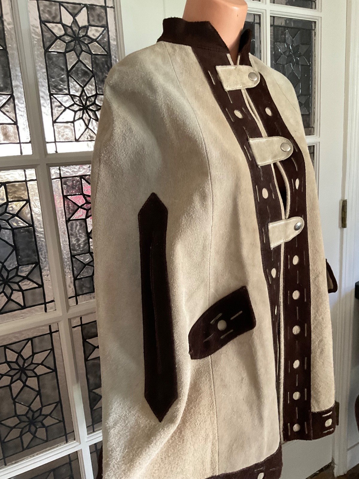 Vintage 1960s Tan Brown Suede Leather Poncho Snap Button Boho Hippie Cape Medium
