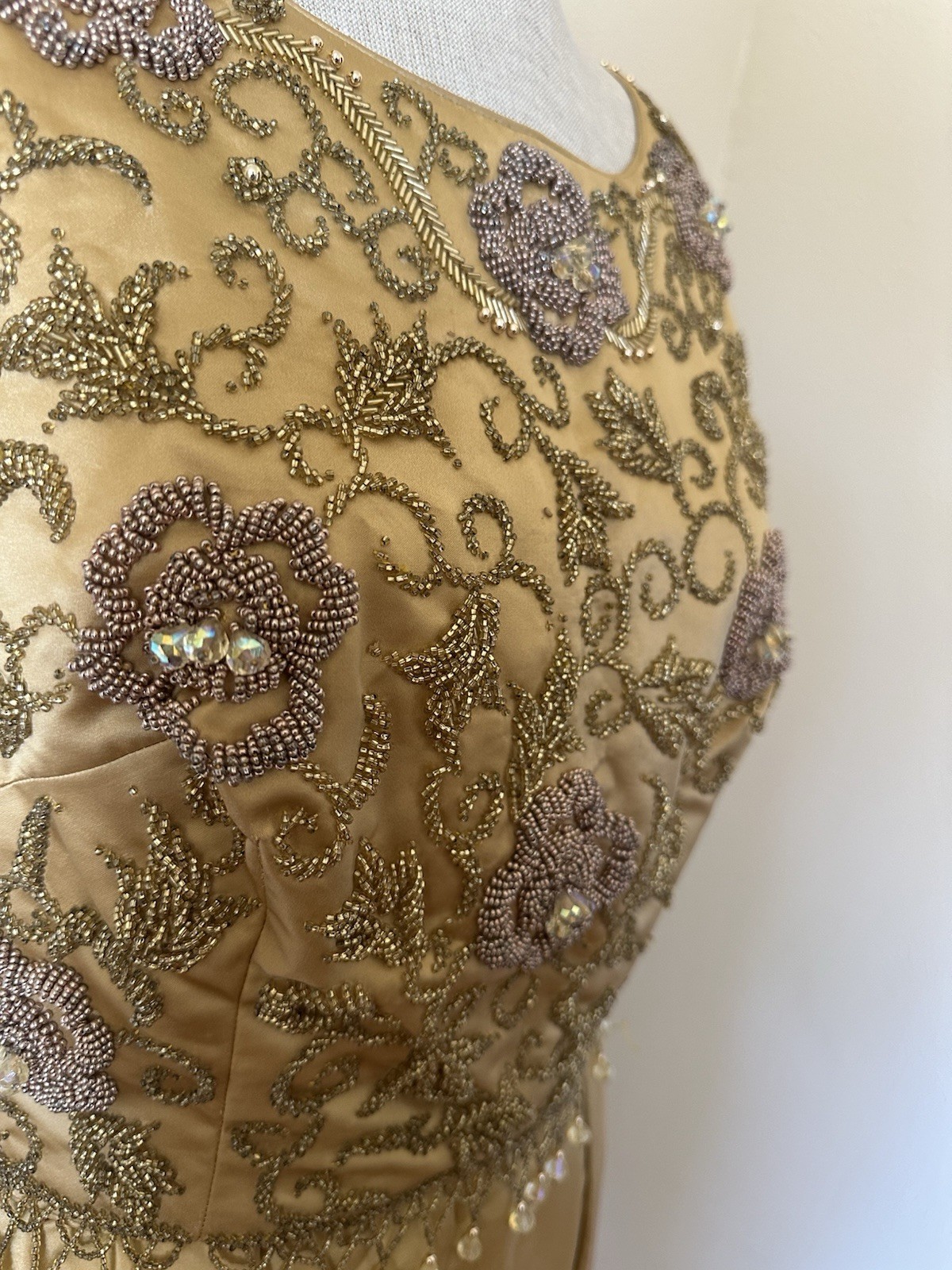 Elegant 1960&rsquo;s Lavishly Beaded Silk Evening Gown Dress Small