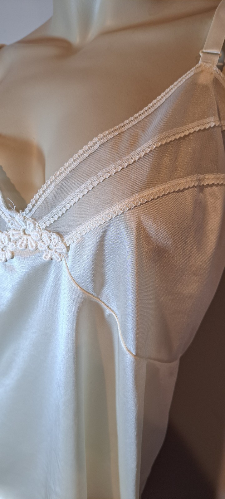 Off White Light Cream Nylon Camisole Unusual Trim Large 40 Lingerie