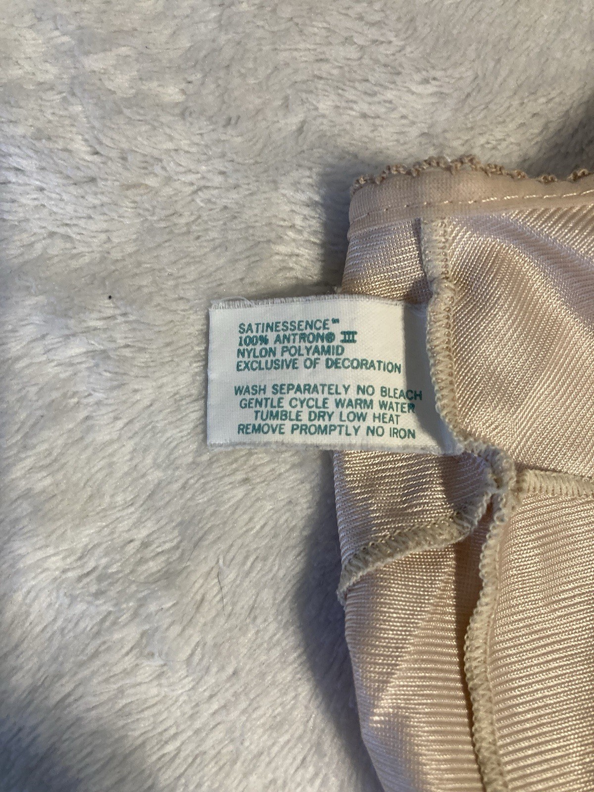 VTG VASSARETTE UNDERNEATH-IT-ALL “SATINESSENCE” Champagne Pink CAMISOLE Size 36
