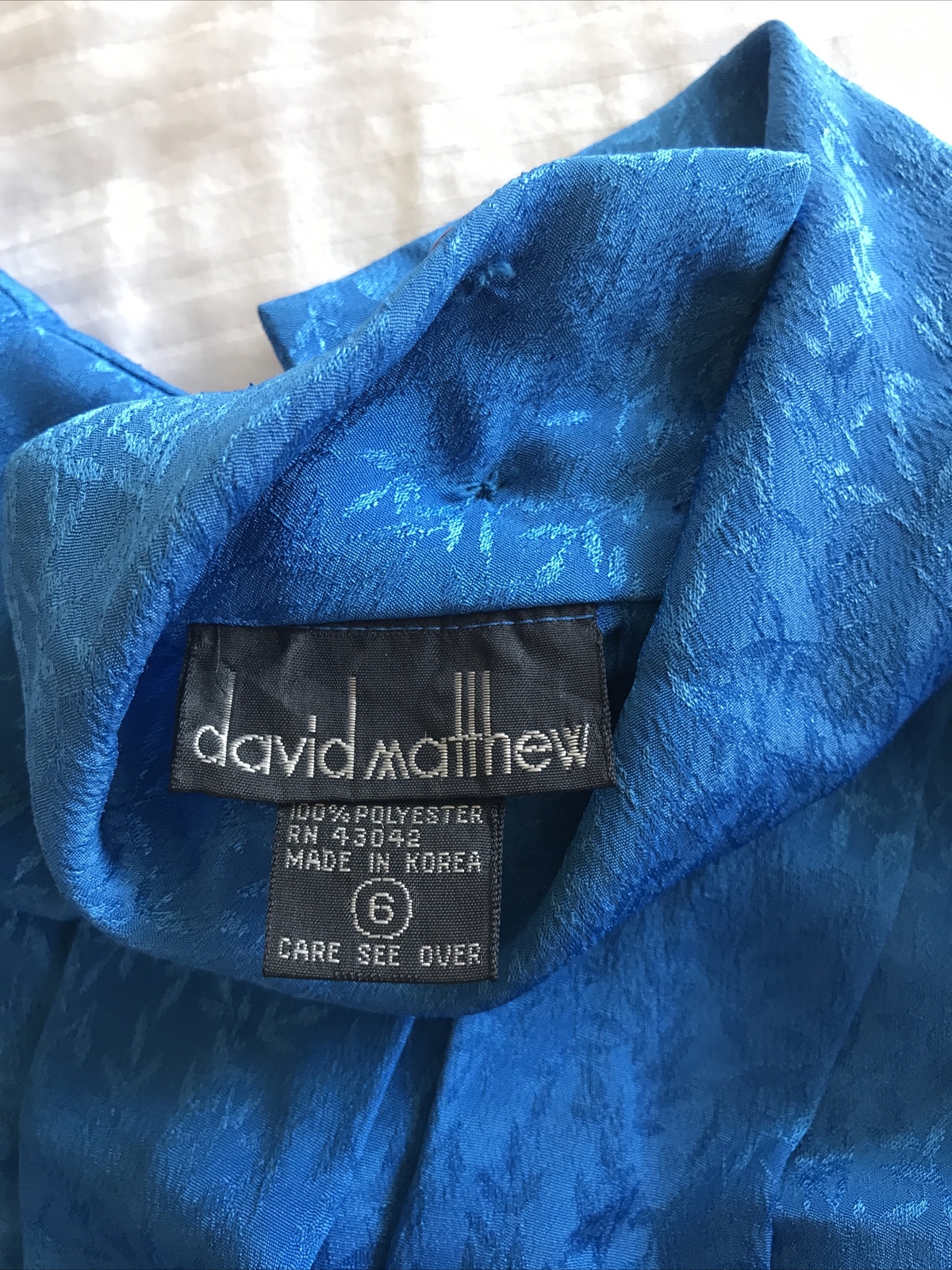 DAVID MATTHEW Size 8 (36” bust) blue long sleeve pleated blouse SHOULDER PADS