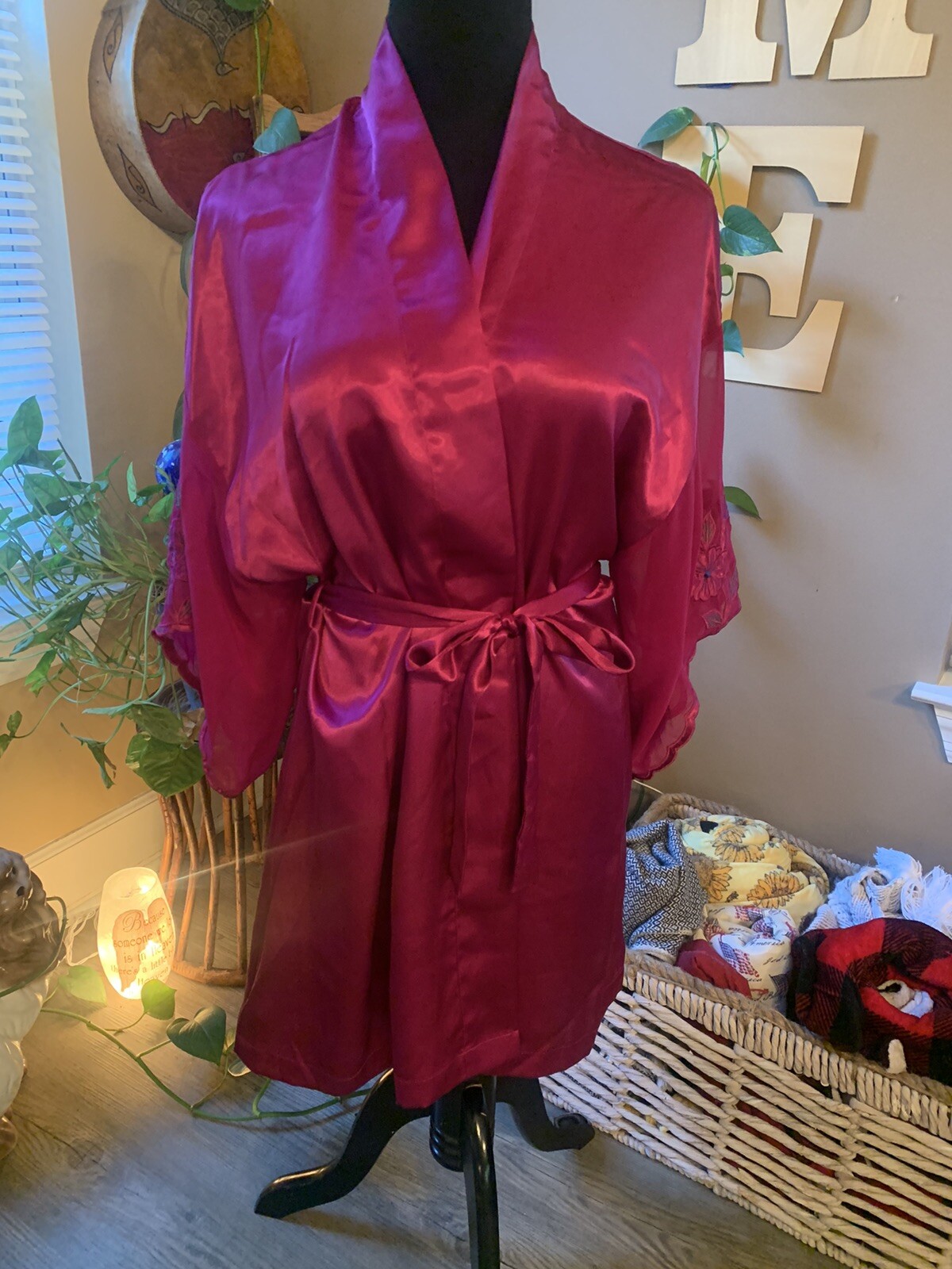 VTG Val Mode Satin Wrap Robe ROMANTIC MOODS Sheer Chiffon Sleeves Appliqué Sz M
