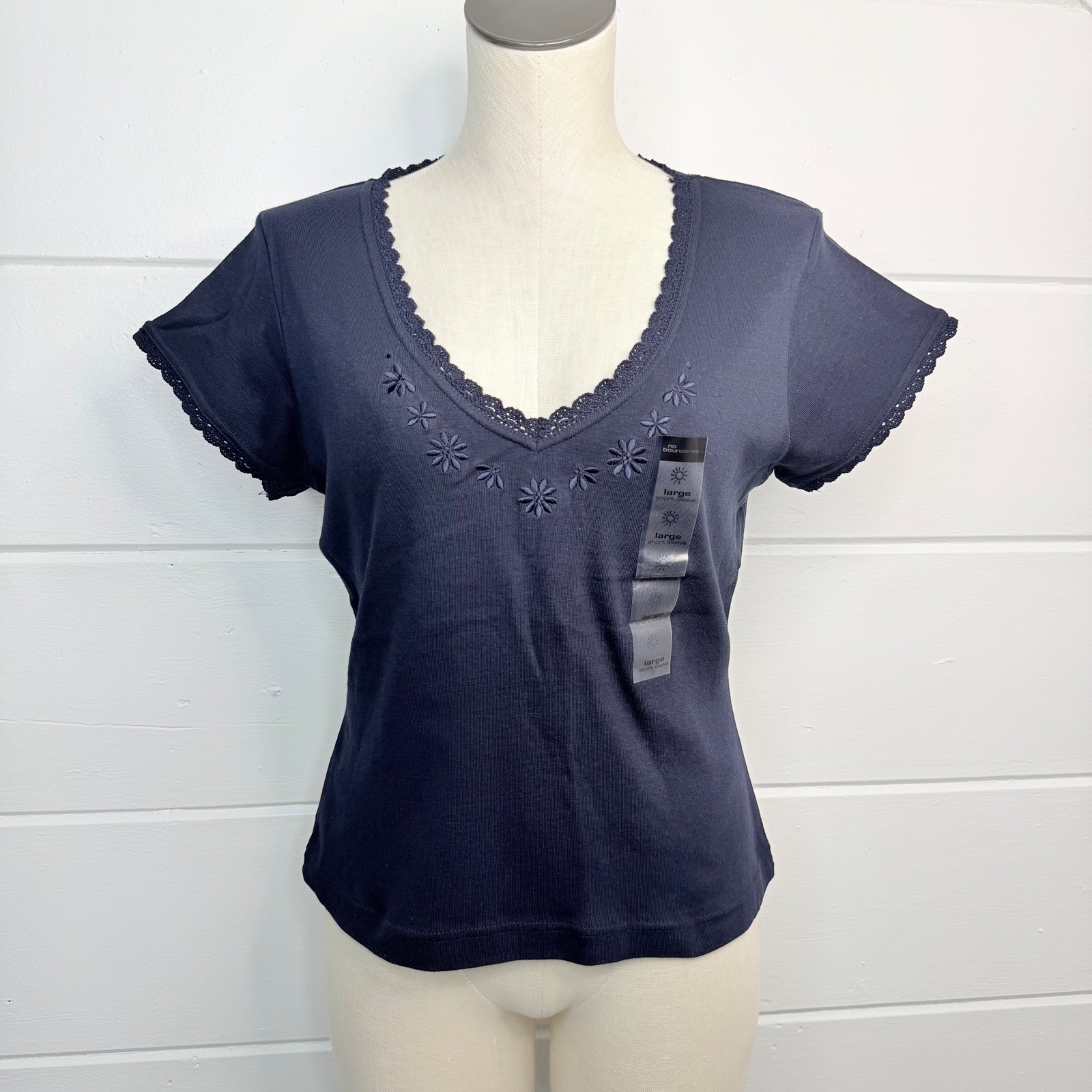 Vintage Y2K No Boundaries Navy Blue Baby Tee Embroidered Floral V Neck NEW