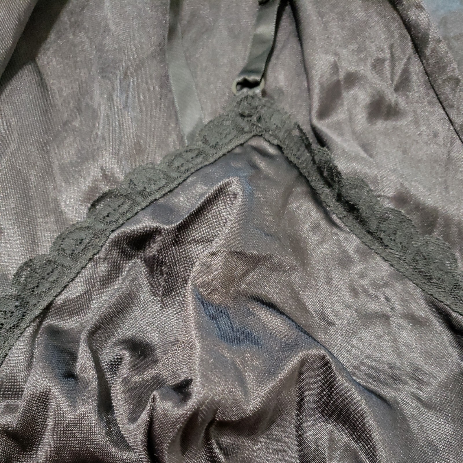 Sears Doesn&rsquo;t Slip Nylon Womens Full Slip. Sz 40. Black.Made in USA.Vintage.