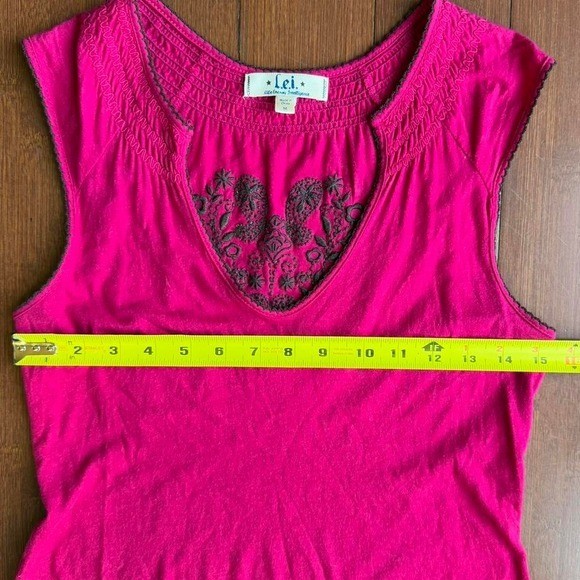 Vintage L.E.I. Fuschia Ruffle Tank