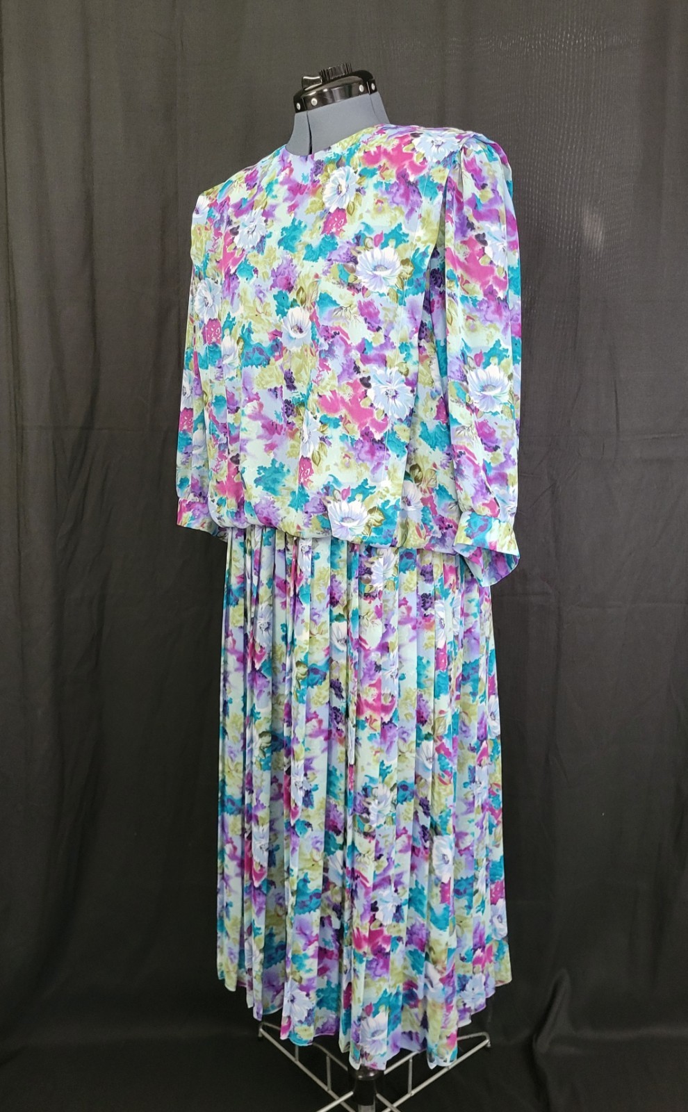 Vintage VLP Plus Blue/Green/Purple Floral Blouson Dress w Pleated Skirt Size 24