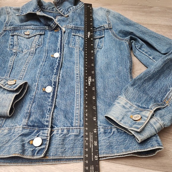 Vintage GAP Blue Jean Trucker Jacket Size M Denim Faded Y2K Timeless Classic