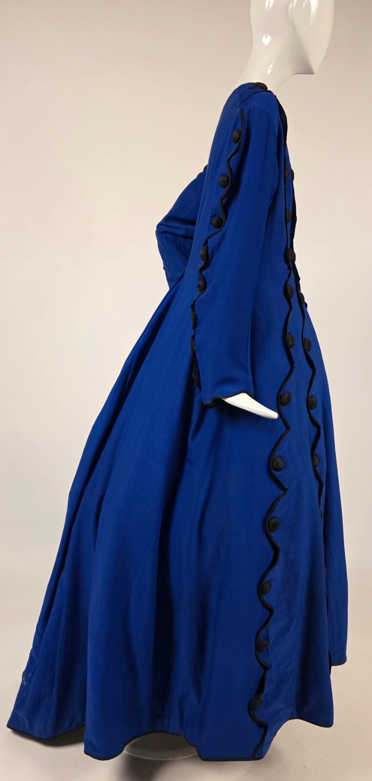 VICTORIAN 1860’S BLUE WRAPPER DRESS W QUINTUPLE BUTTON FRONT + 78 BUTTONS