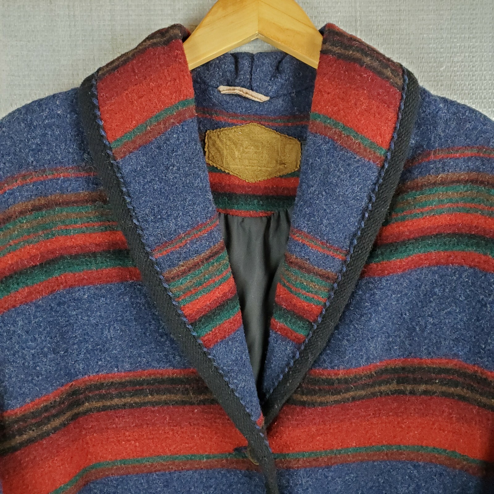 VTG WOOLRICH Size Medium Womens Made in USA Wool Southwest Barn Chore Coat