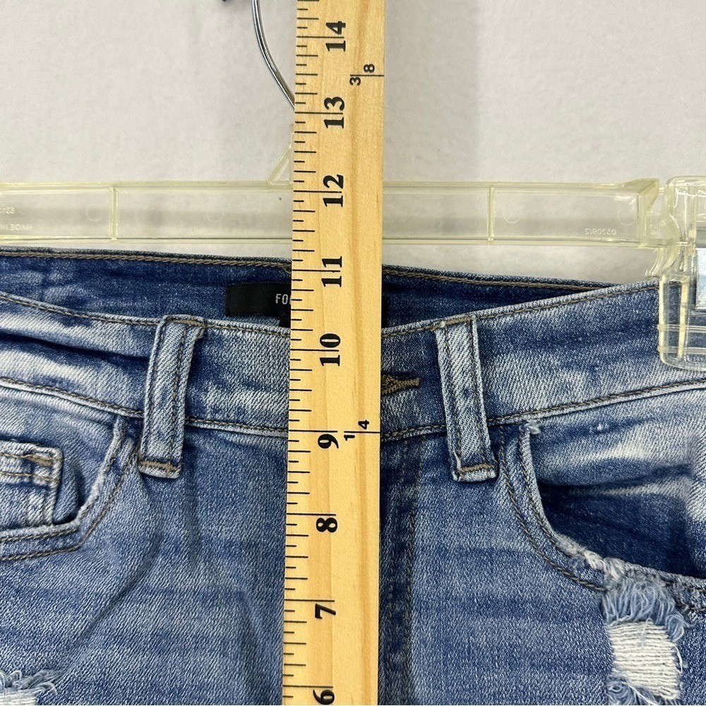 Forever 21 High Waisted Distressed Jean Shorts Womans 27 Medium Wash