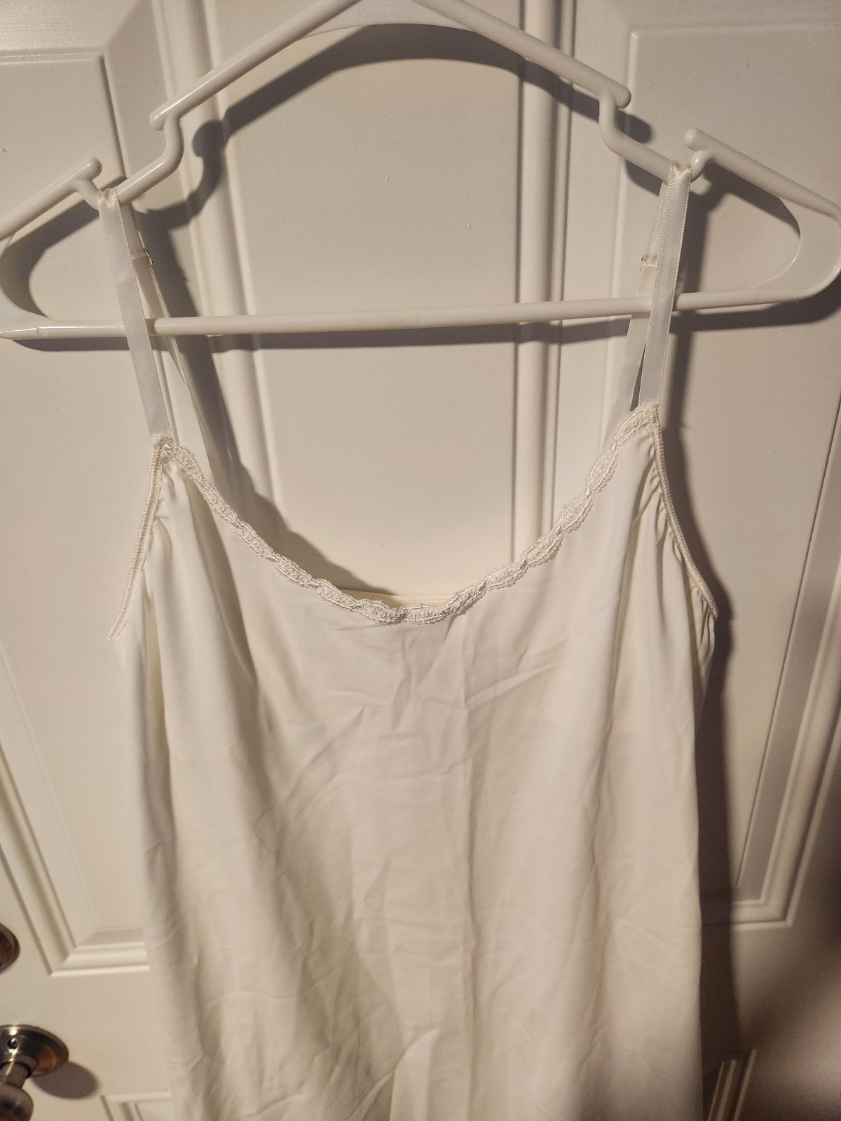 VTG Vanity Fair Ivory Polyester Lace Trim Full Slip Dress Size 40