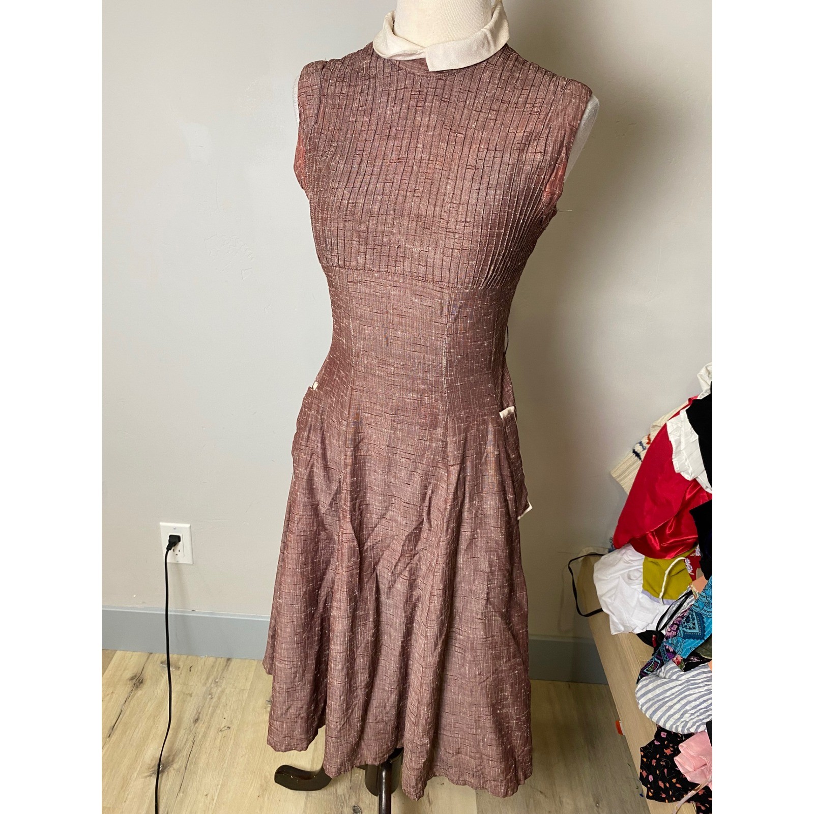 Vintage 1950&rsquo;s/60&rsquo;s Sleeveless Midi Dress Peter Pan Collar Brown Metallic Knit
