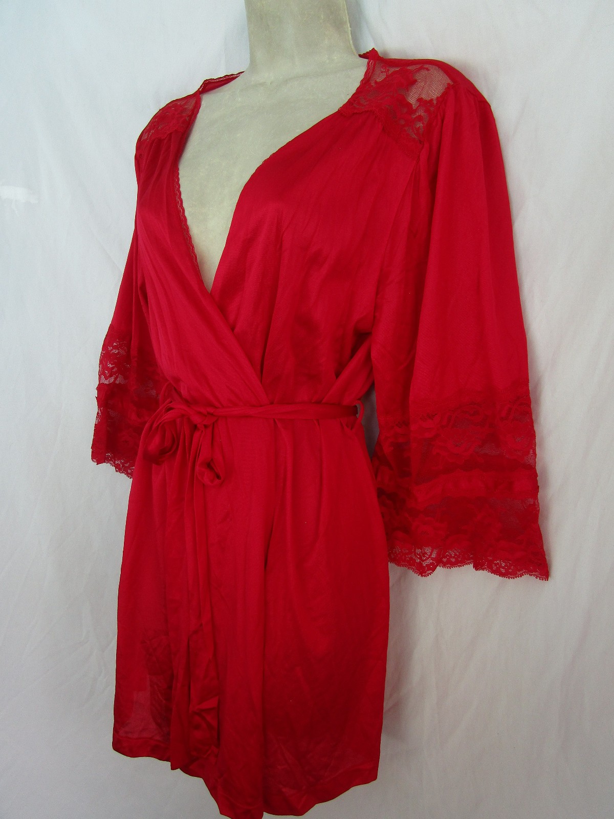 Vtg TexSheen Slinky Shiny RED Short Wrap Robe All Nylon 7&Prime; Sleeve Lace M