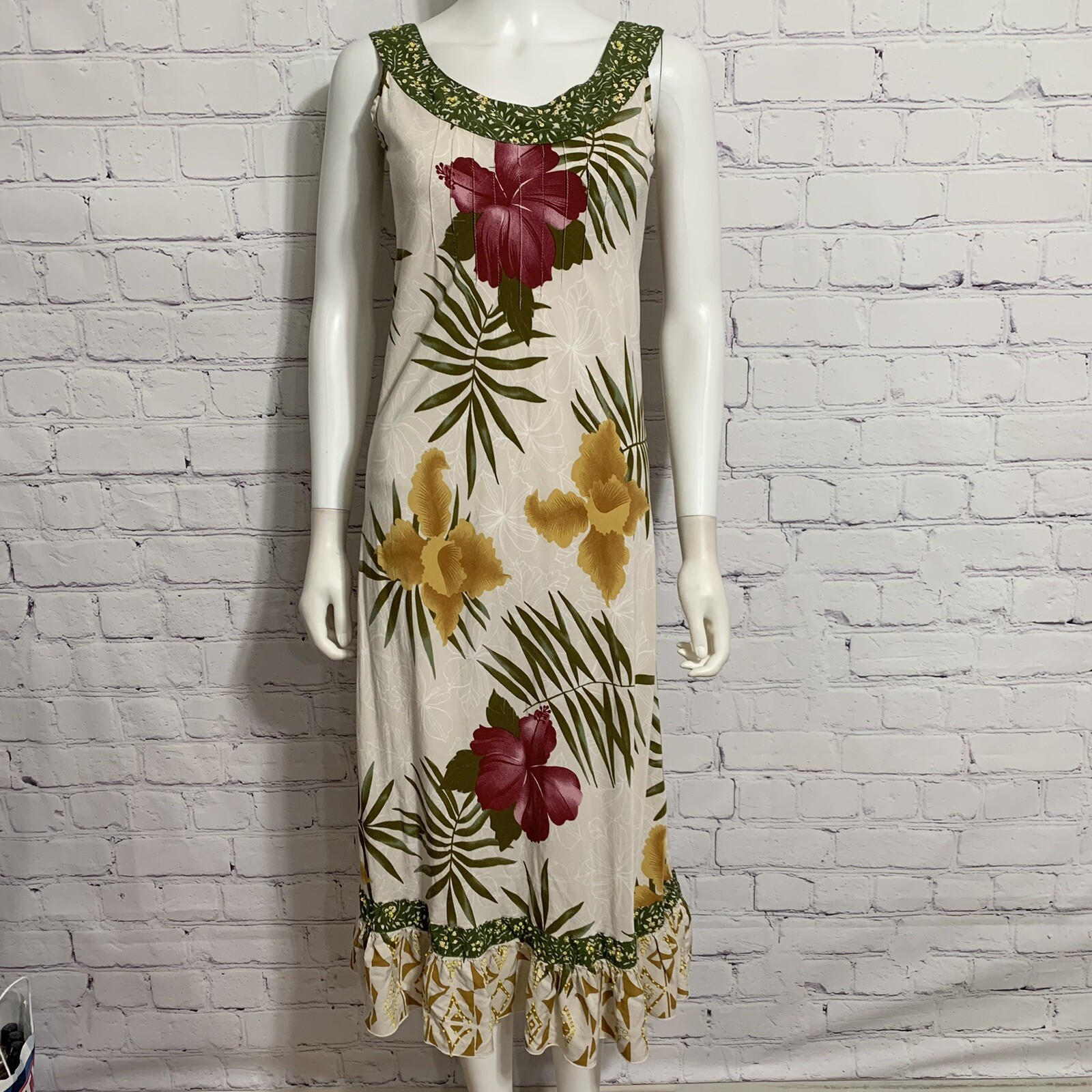 Vintage Ku De Ta Women’s Hawaiian Dress S Beige Floral Beaded S/L