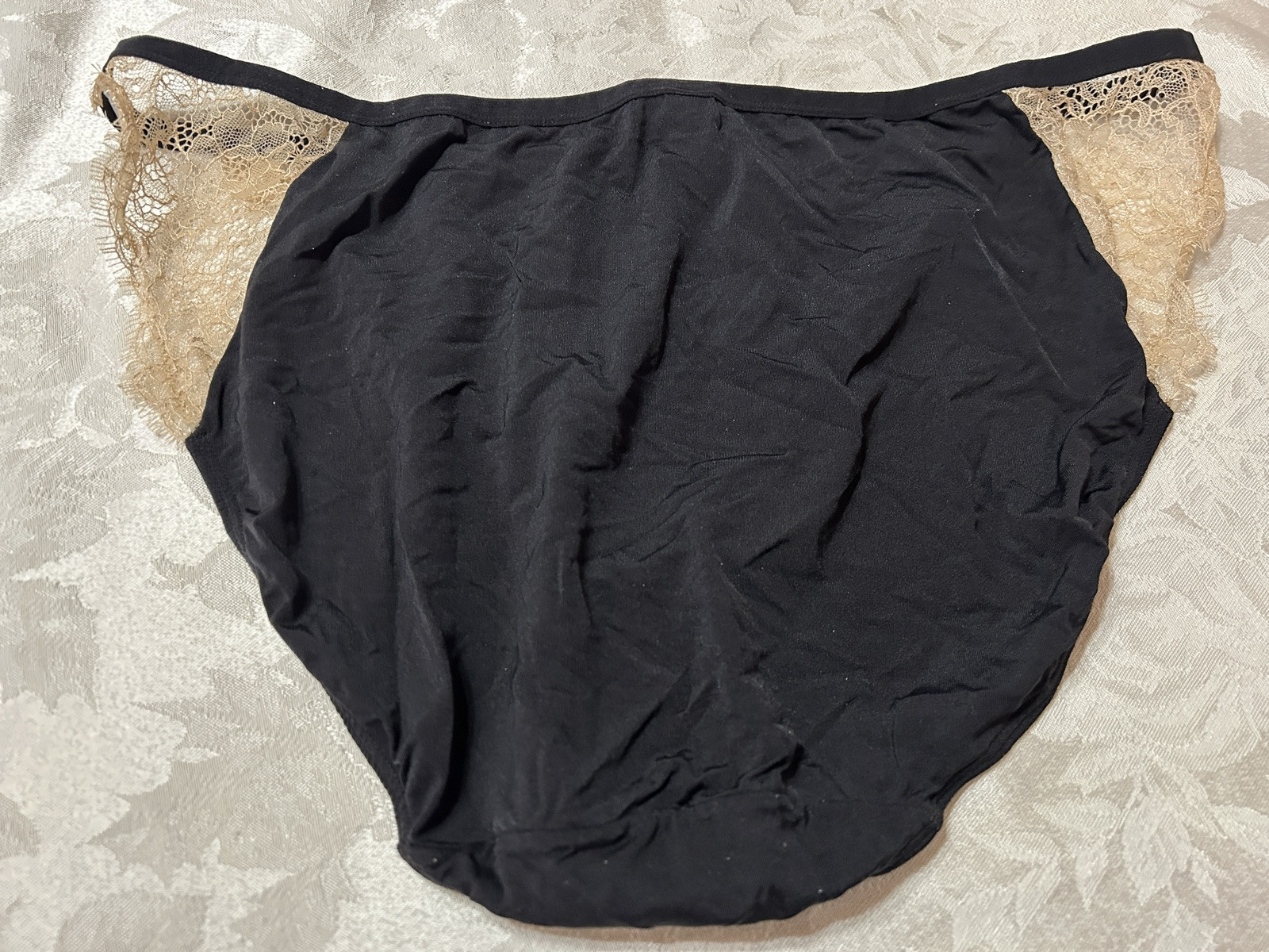 Vtg CACIQUE Lace 22/24 Black/Nude String Bikini Panties #326