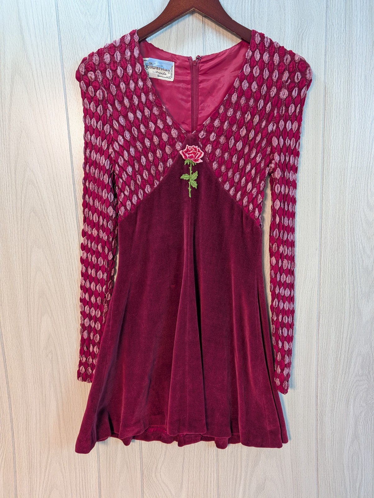 Vintage Flirty 60&rsquo;s-70&rsquo;s Arpeja Young Rose Short Velvet Dress W/Design Sz 11