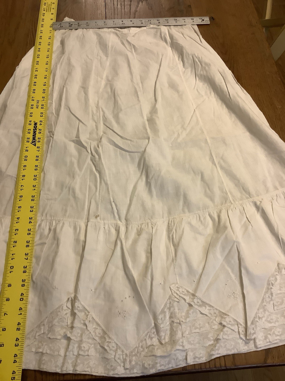 2608🌟Antique 1900s Silk Cutwork Coat Taffeta Skirt Lace Whitework Petticoat