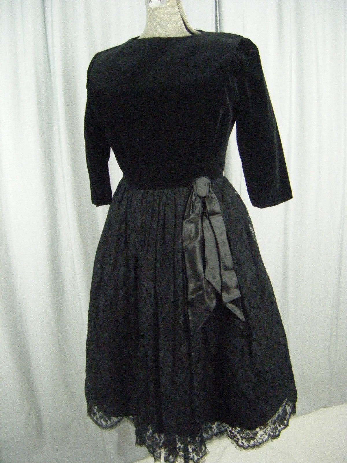 Vtg 60s Black Velvet/Tiers Floral Lace Cocktail Party Dress sz 36-Bust 36/XS