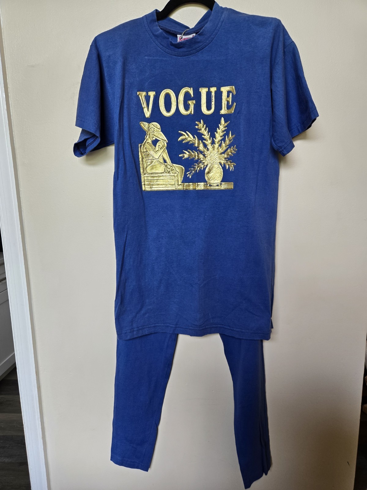 Vintage Vogue Womens T Shirt Pants Outfit S M L One Size Blue Tee Gold Graphic