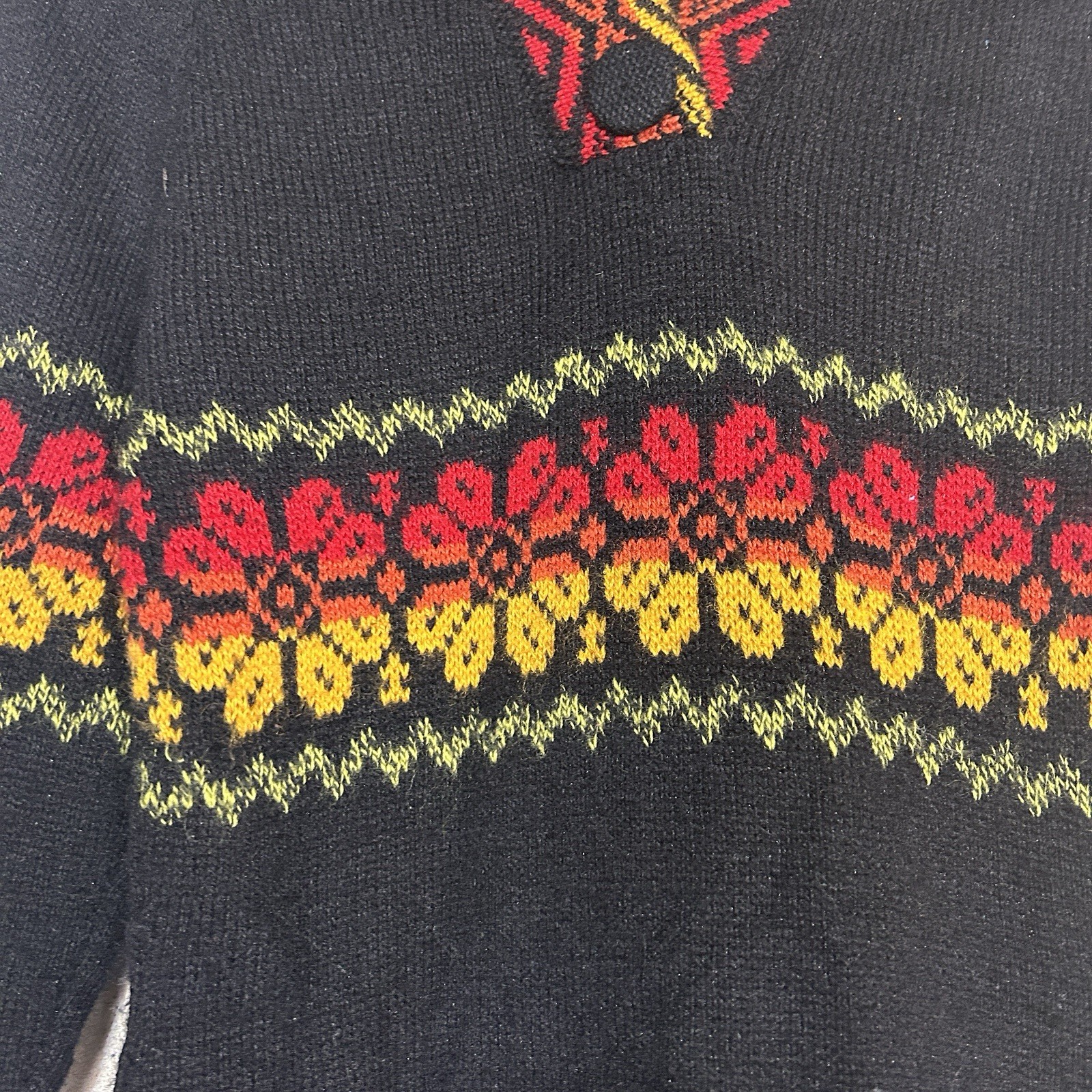 Vintage 70s polyesterblack green red yellow floral sweater