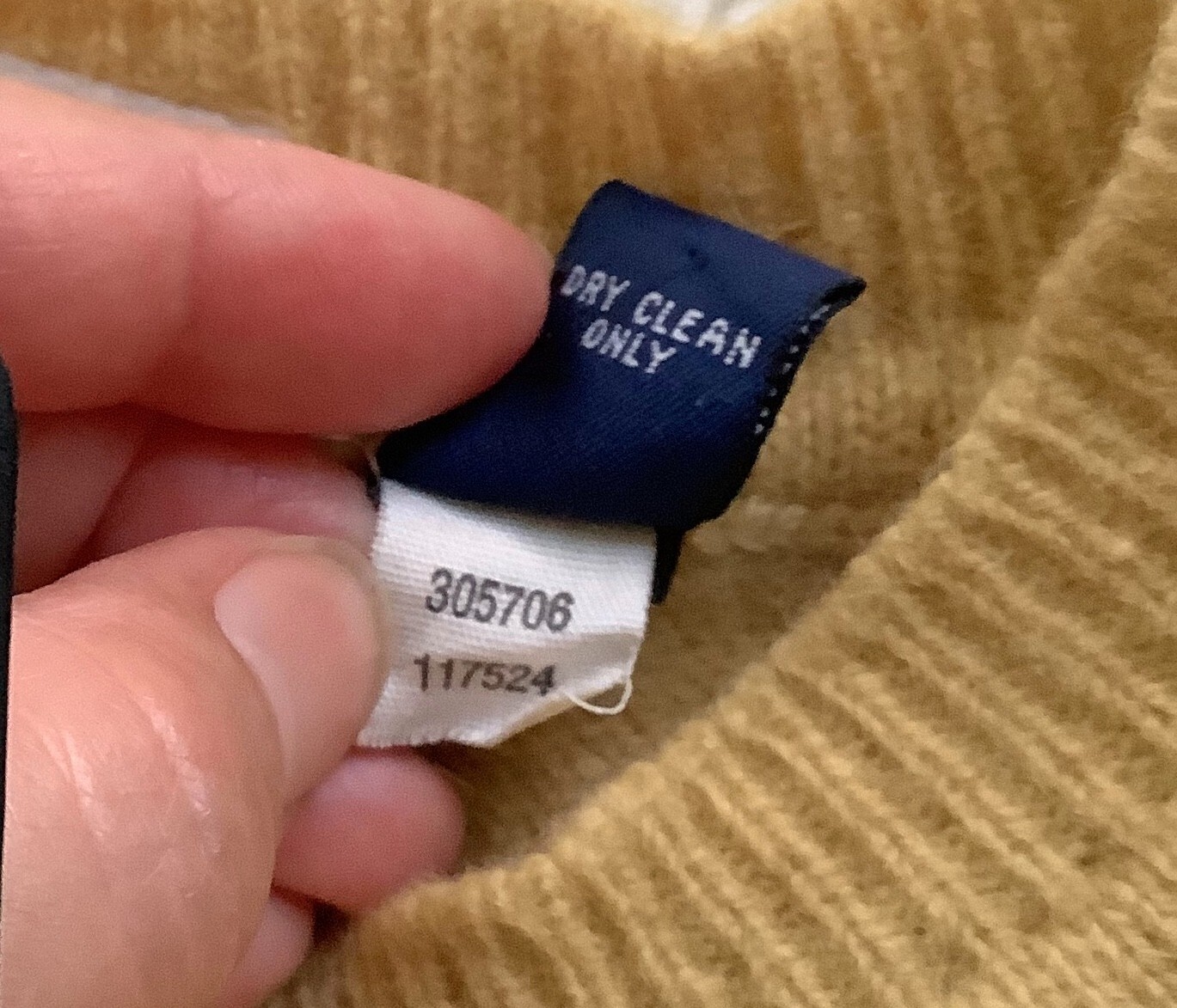Gap 100% lambswool mustard pullover boxy sweater Universal Studios preppy S Y2K