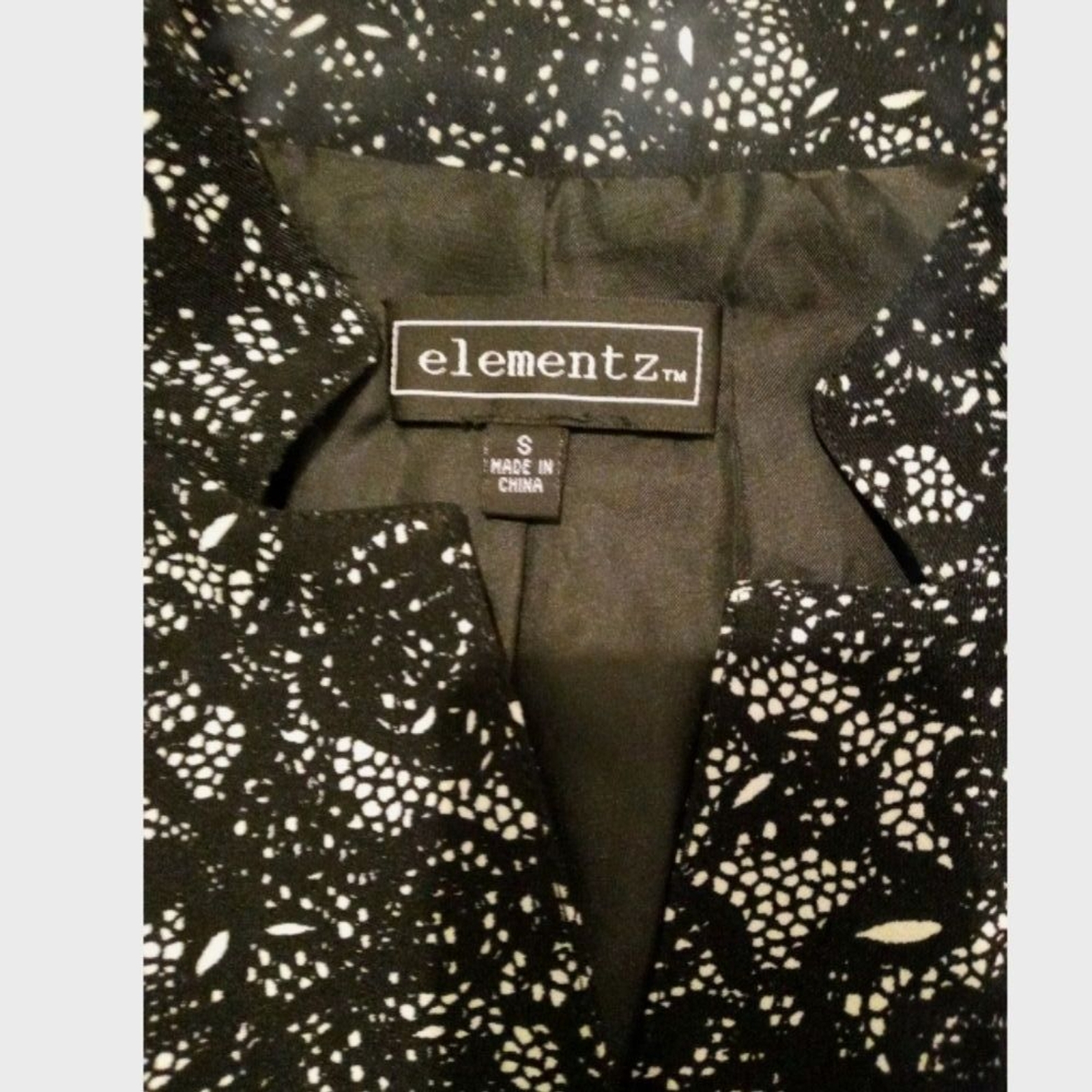 elementz women&rsquo;s Blazer/ Jacket Color Black & White/Size S