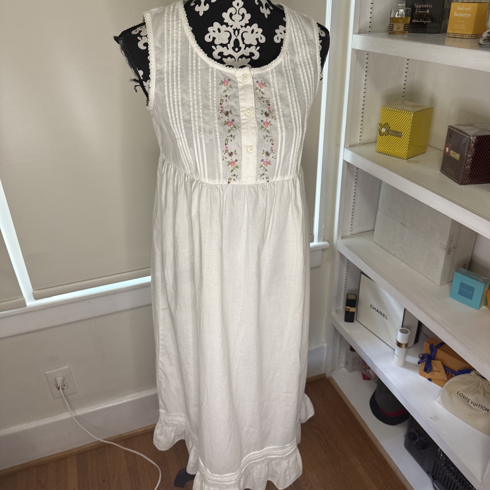 Gilligan O&rsquo;Malley Nightgown Small White Cottagecore Embroidered Pintuck Vtg