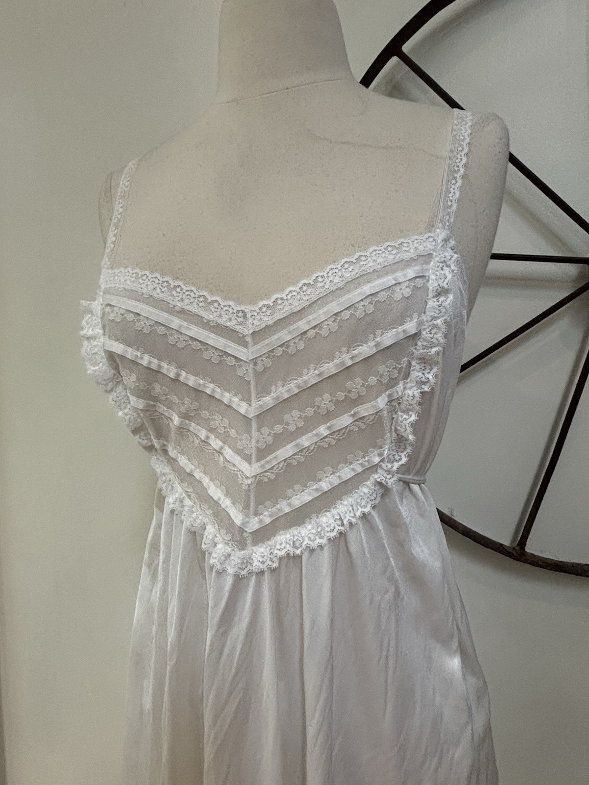 Taryn Alexander 1970s white romantic lace union bridal peignoir nightgown set L